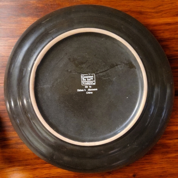 1 Vtg Strata Mikasa Salad Plate Gourmet Basics Black White Tan Brown - Picture 2 of 3